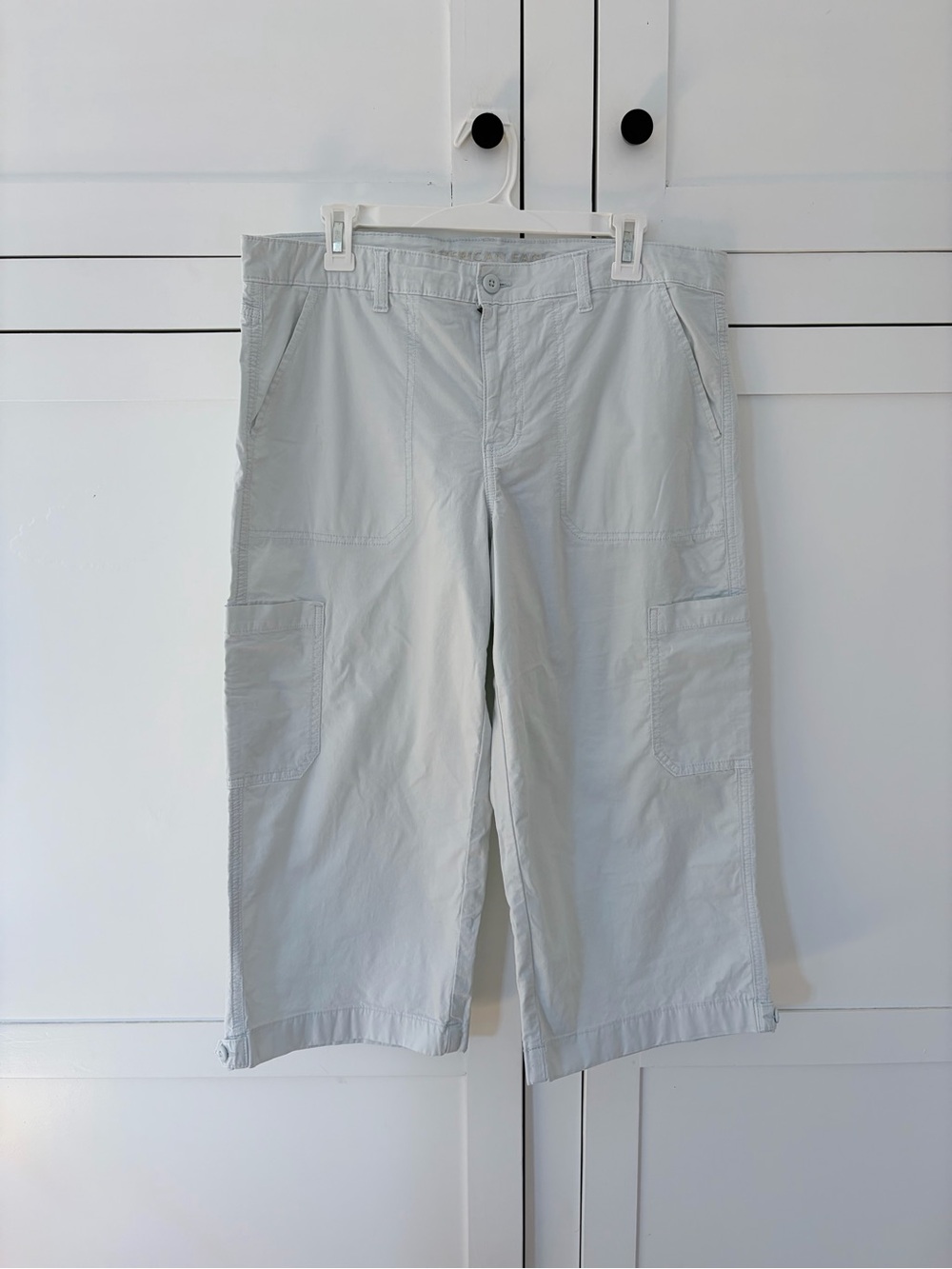 American Eagle Stretch Baby Blue Low Rise Straight Crop Cargo Pants Size 12